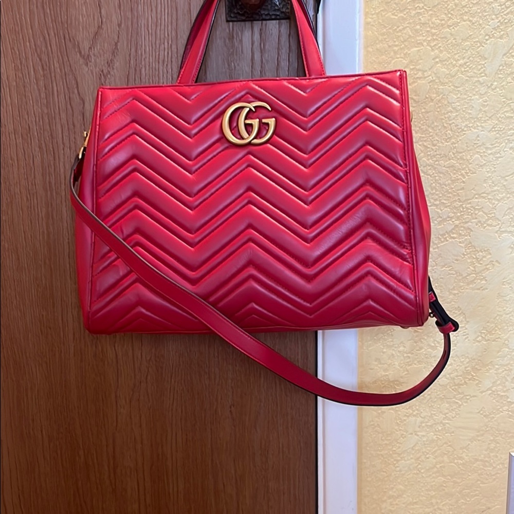 Gucci Red Shoulder Bag with Gold Hardware - Picture 11 of 16